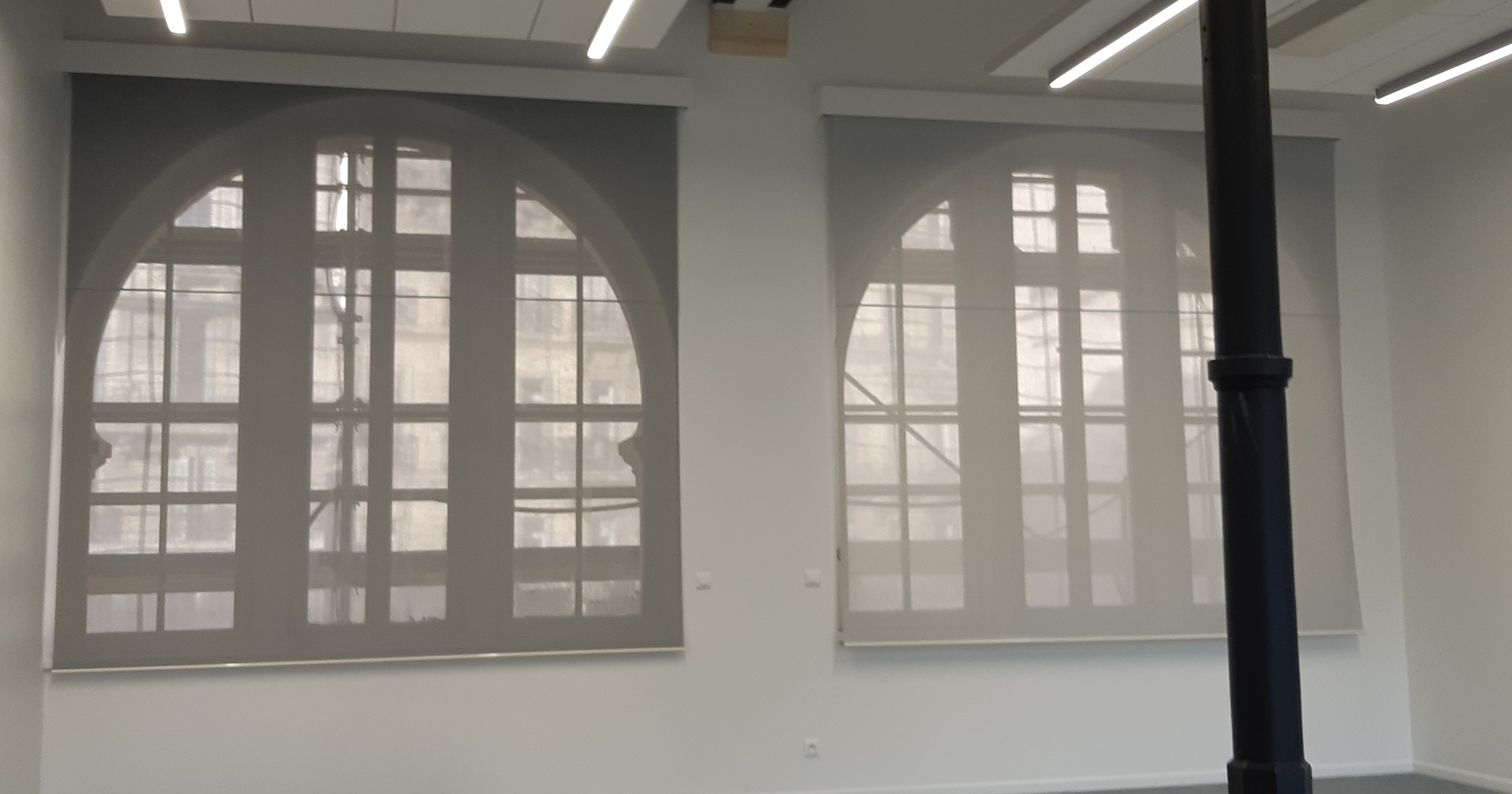 Stores Rollomax Mariton chantier La poste Colbert